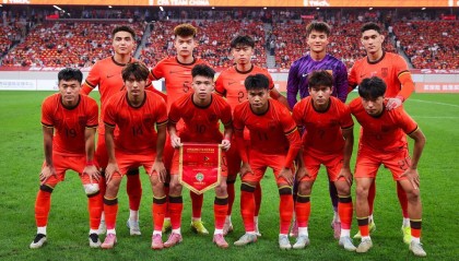 耻辱？U22国足面对4万人口业余队半场轰21脚仅1-0！王钰栋看呆了