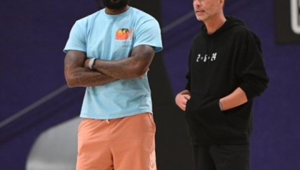 湖人今夏将全力续约“东詹” 佩林卡承诺配置新中锋